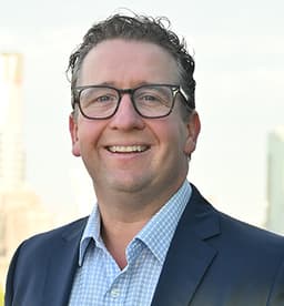 Andrew Oppy, fellowship faculty at Royal Melbourne Hospital, Department of Orthopaedic and Trauma Surgery