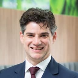 Damian Amato, fellowship faculty at Keyhole Spine Centre / Mater Centre for Neurosciences