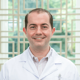 Daniel Lauxen Junior, fellowship faculty at Hospital Moinhos de Vento / Hospital Regina / Hospital Nossa Senhora das Graças / Complexo Hospitalar Unimed Vale do Sinos
