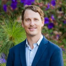 David Shearer, fellowship faculty at UCSF Department of Orthopaedic Surgery / Zuckerberg San Francisco General Hospital