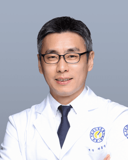 Dong Suk Suh, fellowship faculty at Yonsei Sarang Hospital