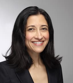 Farnaz Yassaee, fellowship faculty at Melbourne Hand Fellowship / Dandenong Hospital and partner private hospitals
