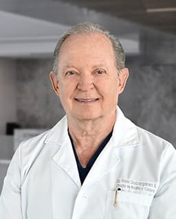 Fidel G. Dobarganes Barlow, fellowship faculty at Hospital Angeles Centro Sur y Querétaro. IQAEO