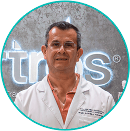 Francisco José Siller González Pico, fellowship faculty at Centro Artros