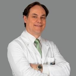 Francisco Soza R., fellowship faculty at UC Chile Dept. of Orthopaedics and Traumatology