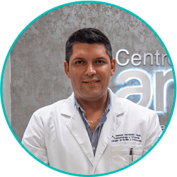 Gerardo Hernández Alanis, fellowship faculty at Centro Artros