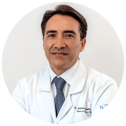 Guillermo Bobadilla, fellowship faculty at Hospital de Ortopedia Peninsular