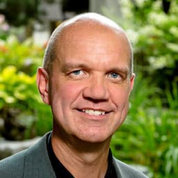 Hans Kreder, fellowship faculty at Sunnybrook Health Sciences Centre