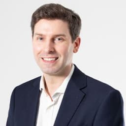 Jonathan Stevenson, fellowship faculty at Royal Orthopaedic Hospital