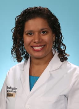 Kelly Currie, fellowship faculty at WashU Medicine Division of Plastic and Reconstructive Surgery