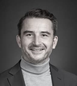 Lionel Neyton, fellowship faculty at Centre Orthopédique Santy / Hôpital Privé Jean Mermoz