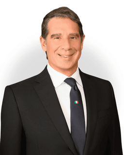Massimo M. Napolitano, fellowship faculty at University Spine Center