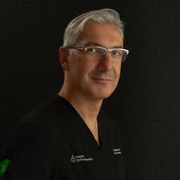 Mihai Vioreanu, fellowship faculty at Aspire Orthopaedics, Sports Surgery Clinic