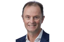 Peter B. MacDonald, fellowship faculty at Pan Am Clinic