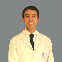 Raimundo Vial, fellowship faculty at Pontificia Universidad Católica de Chile Department of Orthopaedic Surgery