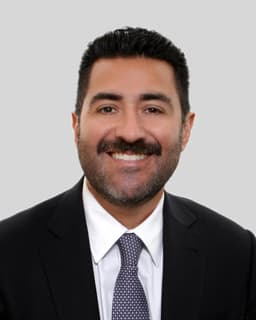 Rodrigo Navarro Ramirez, MD, fellowship faculty at Cleveland Clinic Florida
