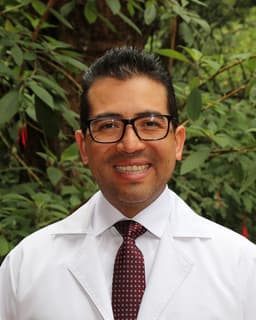 Sergio Alejandro Nossa Almanza, fellowship faculty at Instituto Roosevelt, Orthopedics