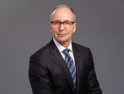 Vincent C. Traynelis, fellowship faculty at Rush University Medical Center