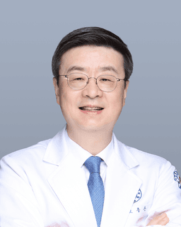 Yong-Gon Koh, fellowship faculty at Yonsei Sarang Hospital