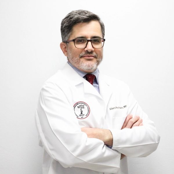 Alberto Rivera, fellowship faculty at Sociedad Latinoamericana de Hombro y Codo (SLAHOC) host centres
