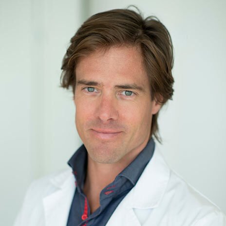 Alexander De Smet, fellowship faculty at Clinique de la Main Genève