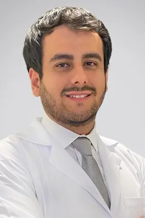Álvaro Vera, fellowship faculty at Centro Médico Naval Cirujano Mayor Santiago Távara