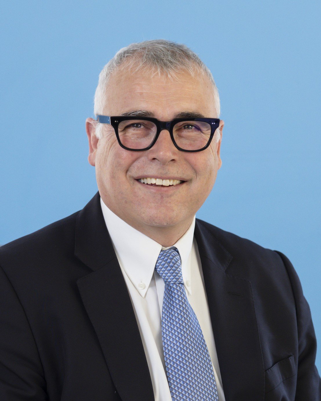 Angus Lewis, fellowship faculty at Imperial hip service (Imperial College Healthcare NHS Trust; site not specified)