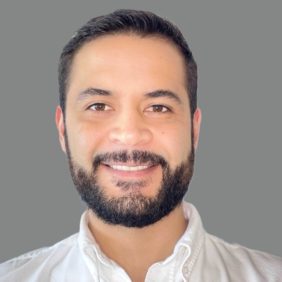 Byron Delgado, fellowship faculty at UC Chile Dept. of Orthopaedics and Traumatology