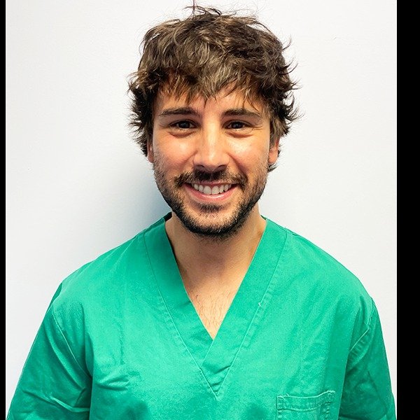 Diego Velasco Villa, fellowship faculty at Hospital Valle del Nalón / Equipo Dr. Maestro, Gijón