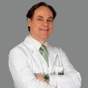 Francisco Soza R., fellowship faculty at UC Chile Dept. of Orthopaedics and Traumatology