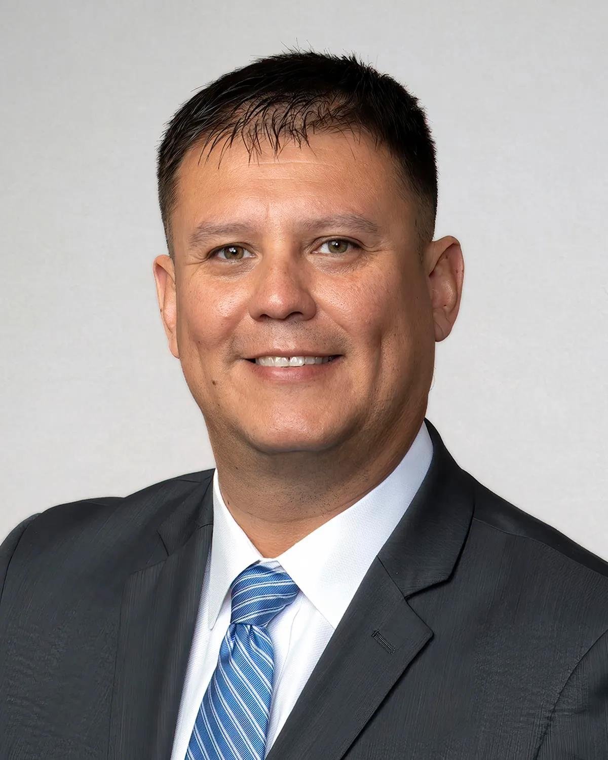 Gerson Florez, fellowship faculty at Cleveland Clinic Florida Department of Orthopaedic Surgery