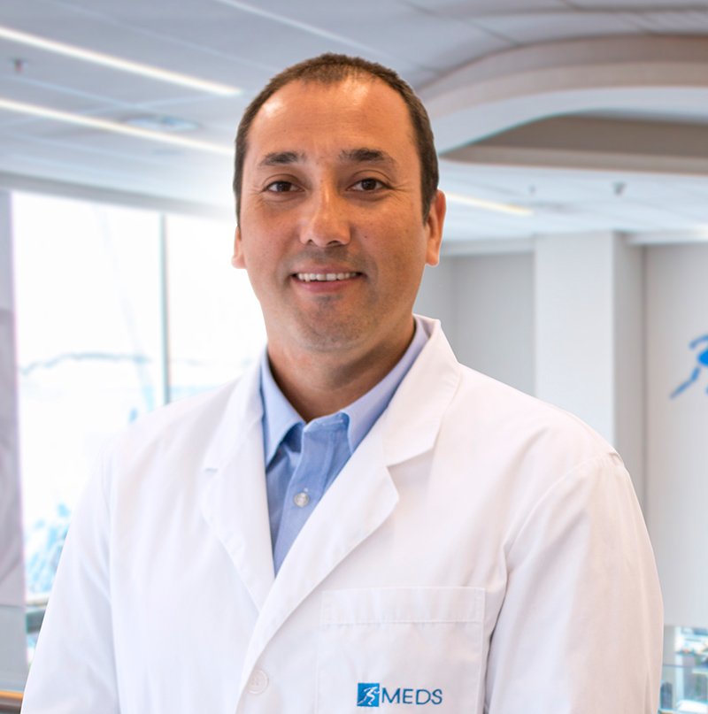 Héctor Lara, fellowship faculty at Clínica MEDS
