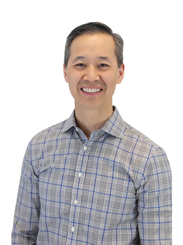 Ian Lo, fellowship faculty at University of Calgary / Peter Lougheed Centre