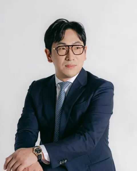 John Yun Seo Choi, fellowship faculty at Spine Ortho Clinic