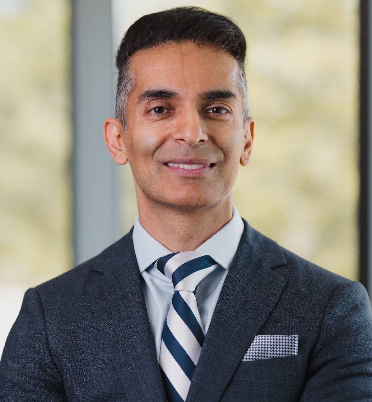 Kern Singh, fellowship faculty at Midwest Orthopaedics at Rush