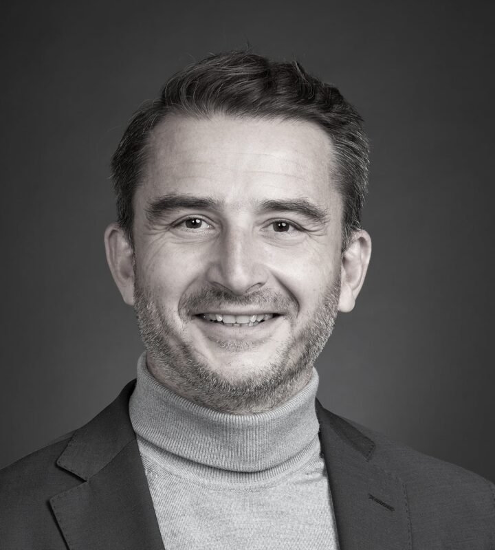 Lionel Neyton, fellowship faculty at Centre Orthopédique Santy / Hôpital Privé Jean Mermoz
