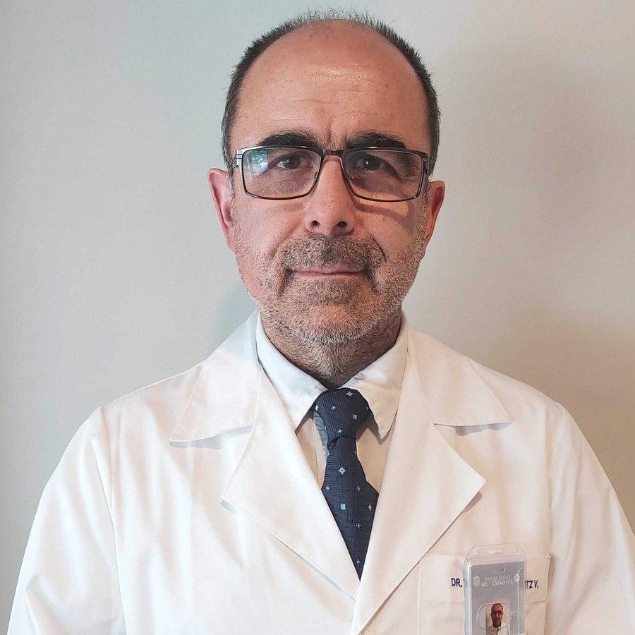 Manuel Méndez Becerra, fellowship faculty at Pontificia Universidad Católica de Chile, Dept. of Orthopaedics and Traumatolo