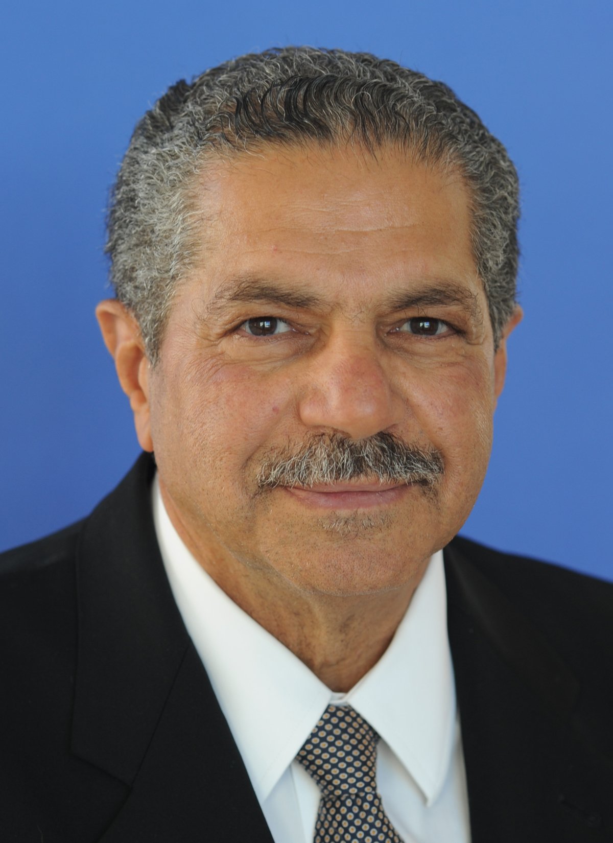 Moheb Moneim, fellowship faculty at University of New Mexico Health Sciences Department of Orthopaedics and Rehabilitation