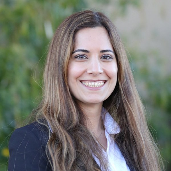 Niloofar Dehghan, fellowship faculty at The CORE Institute / Banner–University Medical Center Phoenix