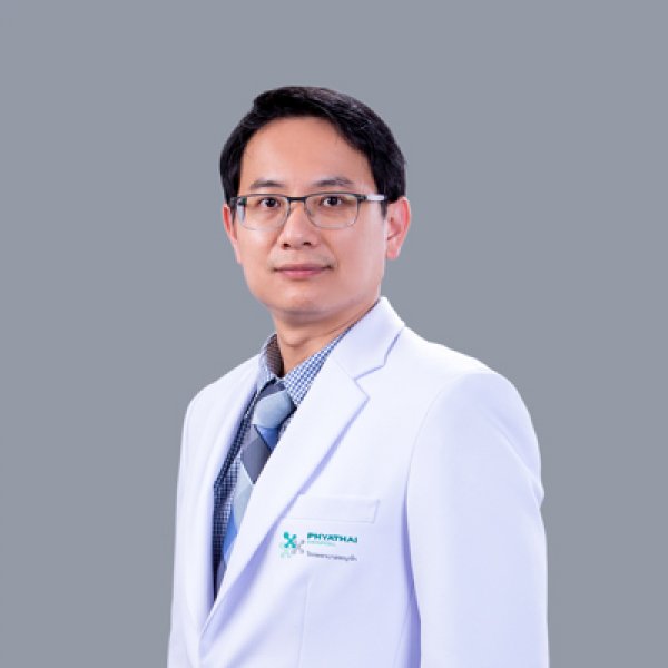 Assoc. Prof. Direk Tantigate (Division of Orthopaedic Trauma, fellowship faculty at Faculty of Medicine Siriraj Hospital, Mahidol University, Department of Orthopaedic Surgery