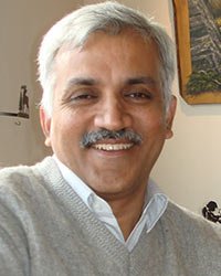 Dr Dhaval Desai, fellowship faculty at Desai Orthopaedic Center