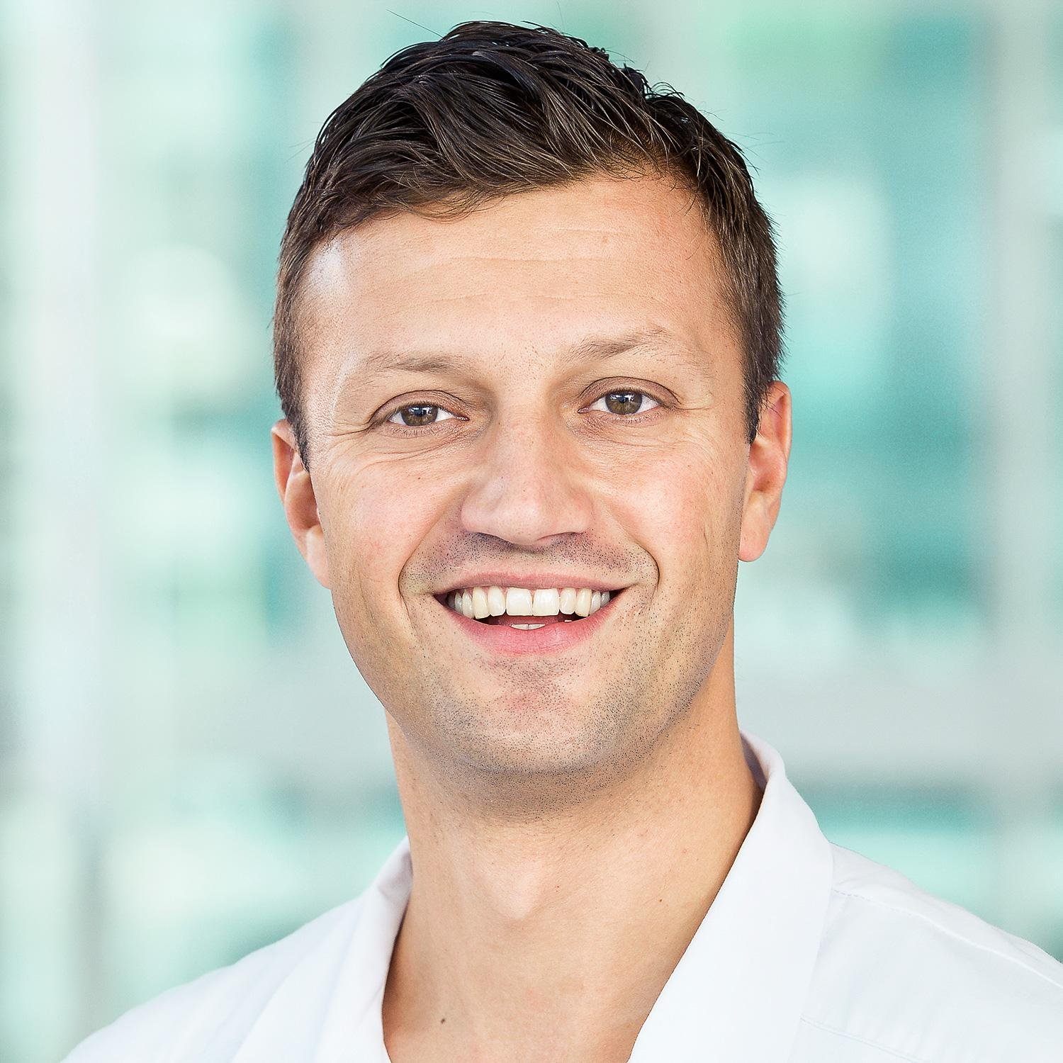 Reto Twerenbold (Chief of Orthopaedics and Traumatology; training-site head), fellowship faculty at Zuger Kantonsspital (Zug Cantonal Hospital), Klinik für Orthopädie und Traumatologie