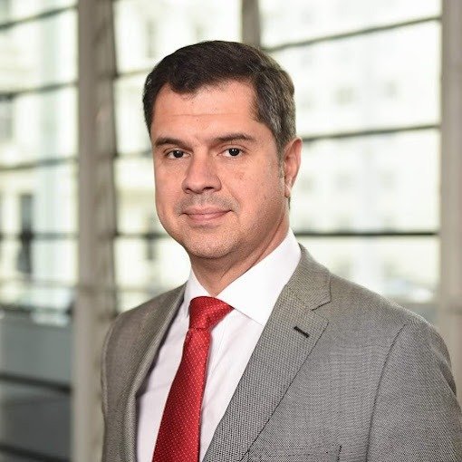 Ricardo Bastos, fellowship faculty at Clínica Médica da Foz, Porto