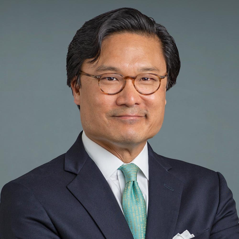 S. Steven Yang, fellowship faculty at NYU Langone Department of Orthopedic Surgery