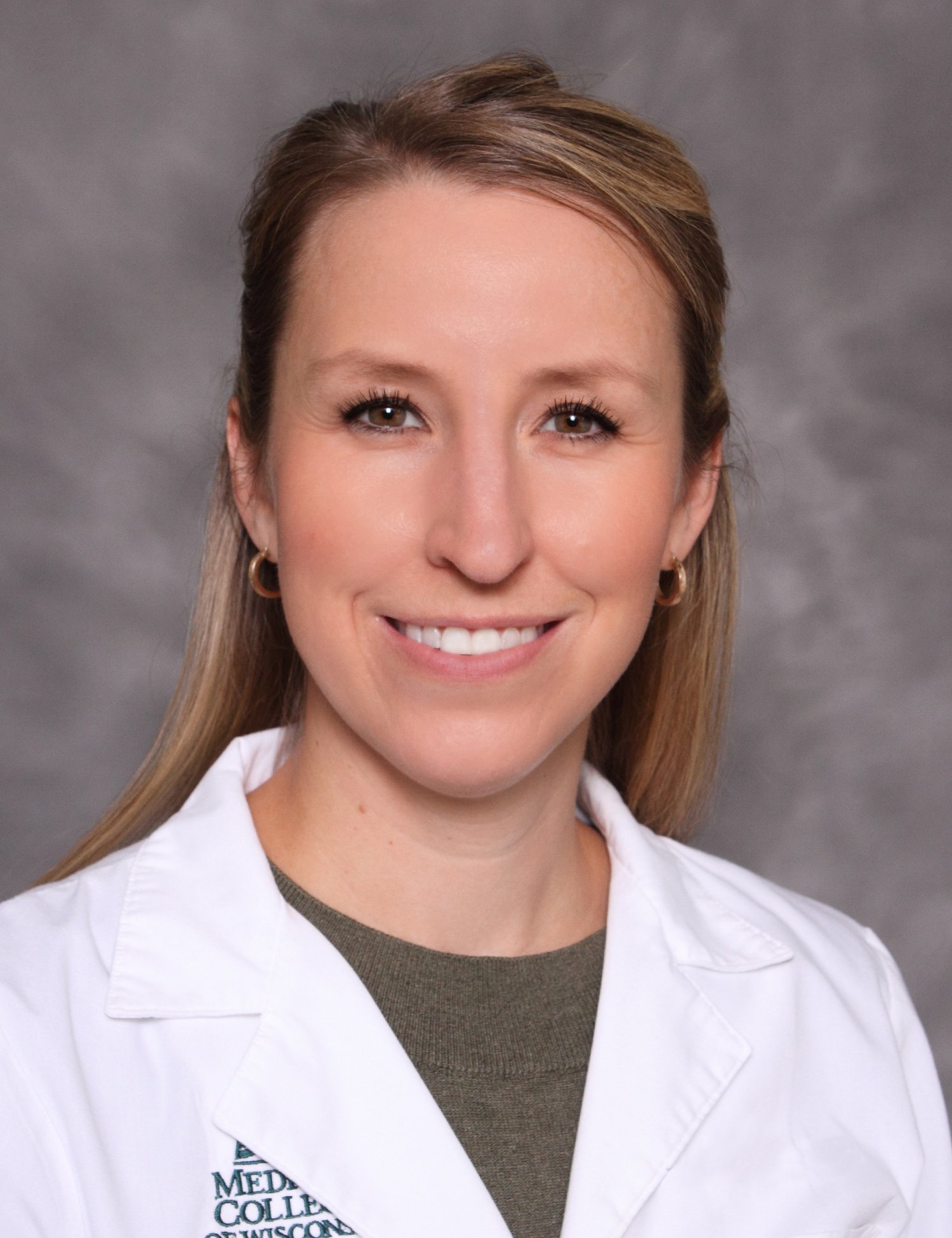 Sarah E. Sasor, fellowship faculty at Medical College of Wisconsin Department of Plastic Surgery